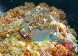 Illustration of how to make carrot and egg fried rice 8