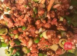 Illustration of how to make three fresh cabbage stuffed dumplings 4