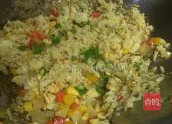 Illustration of how to make diced chicken fried rice 10