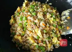 Illustration of how to make fried rice with fresh vegetables and eggs 7