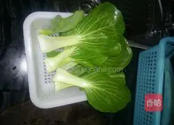 Illustration of how to make fried noodles with shredded pepper and pork slices 3