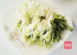 Illustration of how to make cabbage fried noodles 2
