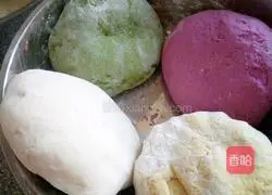 Illustration of how to make plum blossom steamed buns 6