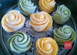 Illustration of how to make rose steamed buns 15