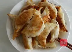 Illustration of how to make fried dumplings (cabbage and meat stuffing) 6