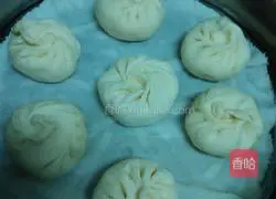 Illustration of how to make steamed buns with vegetarian stuffing 14