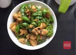 Illustration of how to make green pepper and sausage noodles 6