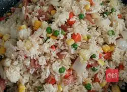 Illustration of how to make bacon fried rice 4