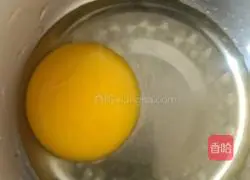 Illustration of how to make potato and egg pancakes 2