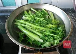 Illustration of making dumplings stuffed with celery 3