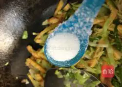 Illustration of how to stir-fry multigrain pancakes with cabbage 7