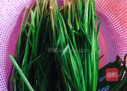 Illustration of how to make leek and egg dumplings 1