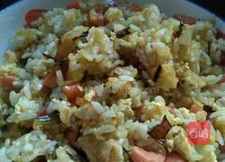 Illustration of how to make egg fried rice 7