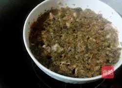 Illustration of how to make dried meat patties 8