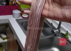 Illustration of how to make rainbow striped noodles 15