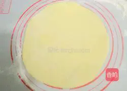 Illustration of making dough golden cake 8