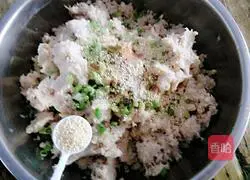 Illustration of how to make Yuhuang Mushroom and Pork Dumplings 10