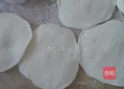 Illustration of how to make carrot stuffed buns 7