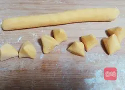 Pumpkin Rose Bun Recipe Illustration 4