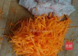 Illustration of how to make carrot and meat dumplings 3