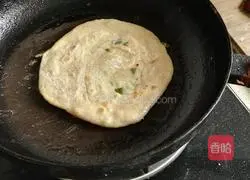 How to make scallion pancakes 9