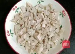 Illustration of how to make meatballs, beans and fried rice 3