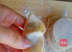 Illustration of making dumplings stuffed with baby cabbage 10
