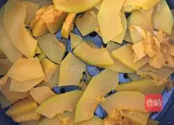 Fried Illustration of how to make pumpkin cake 1