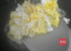 Illustration of three-color egg fried rice 3