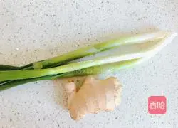 Illustration of how to make mushroom and shepherd's purse dumplings 6