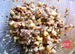 Illustration of how to make corn and pork dumplings 7