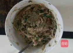 Illustration of how to make chicken soup and shepherd's purse wontons 2