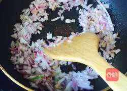 Made of dumpling wrappers Illustration of making clam noodles 10