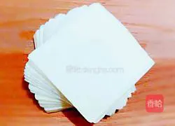 Illustration of how to make fresh meat wontons 2