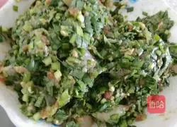 Illustration of how to make three fresh dumplings 4