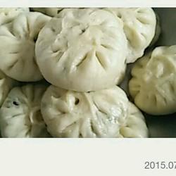 Steamed buns stuffed with jelly and chives