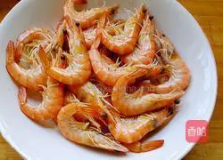 Illustration of how to make shrimp wontons 1