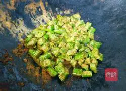 Illustration of how to stir-fry green peppers and flour 5
