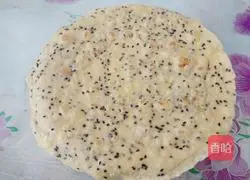 Illustration of how to roll ham sausage with egg pancake 8