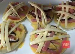 Illustration of how to make grilled cheese steamed buns 3