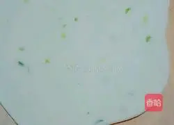 Illustration of how to make green onion layer cake 14