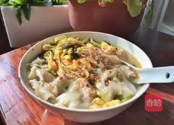 Illustration of how to make egg-skin and seaweed wontons 9