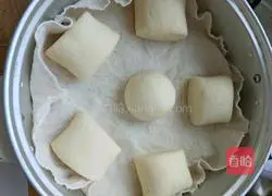 Illustration of how to make steamed buns 15