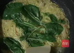 Illustration of making noodles 8