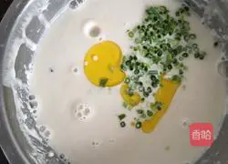 Illustration of how to make shredded potato pancakes 2