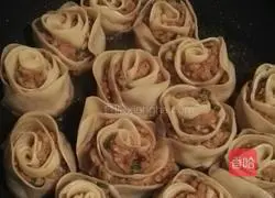 Illustration of how to make rose dumplings 3