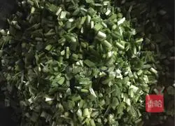 Illustration of how to make three fresh stuffed dumplings 10