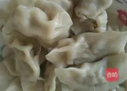 Illustration of how to make pork and celery dumplings 8