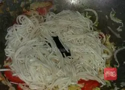 Illustration of how to make fried noodles 5 