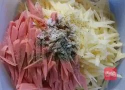 Potatoes and ham Illustration of how to make egg pancakes 2